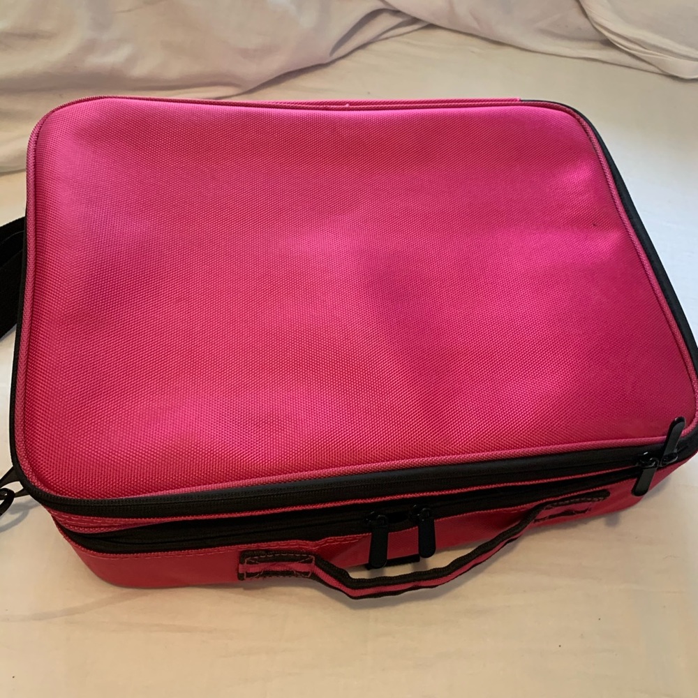 Travel makeup bag